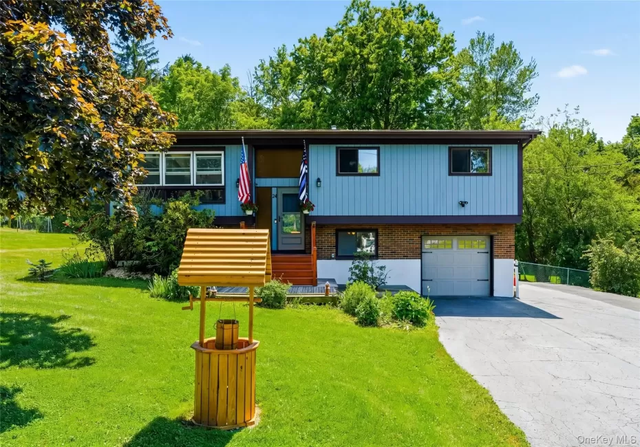 Welcome to 24 Dennis Drive! Welcome to 24 Dennis Drive!