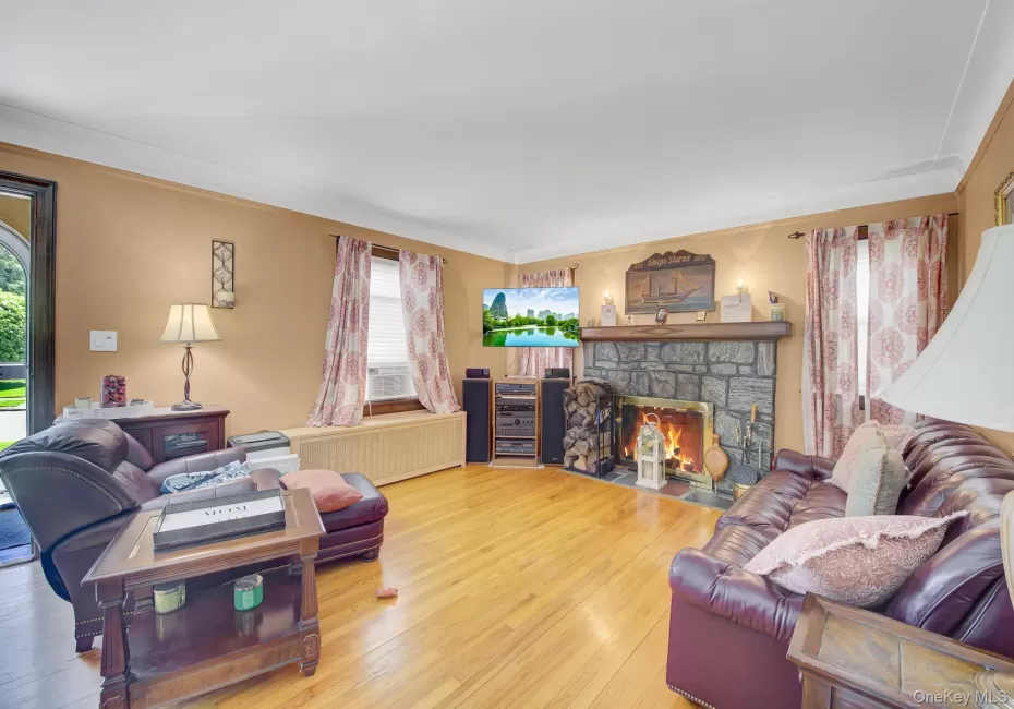 130 Fairfield Avenue, North Hempstead, NY, 4 Bedrooms Bedrooms, 10 Rooms Rooms,3 BathroomsBathrooms,Residential,For Rent,Fairfield,0,1012109 130 Fairfield Avenue, North Hempstead, NY, 4 Bedrooms Bedrooms, 10 Rooms Rooms,3 BathroomsBathrooms,Residential,For Rent,Fairfield,0,1012109
