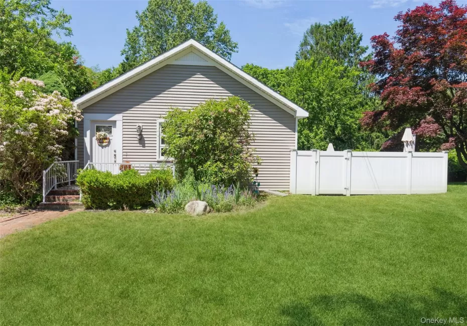 5 Olive Street, Brookhaven, NY, 2 Bedrooms Bedrooms, 5 Rooms Rooms,1 BathroomBathrooms,Residential,For Rent,Olive,0,1007598 5 Olive Street, Brookhaven, NY, 2 Bedrooms Bedrooms, 5 Rooms Rooms,1 BathroomBathrooms,Residential,For Rent,Olive,0,1007598