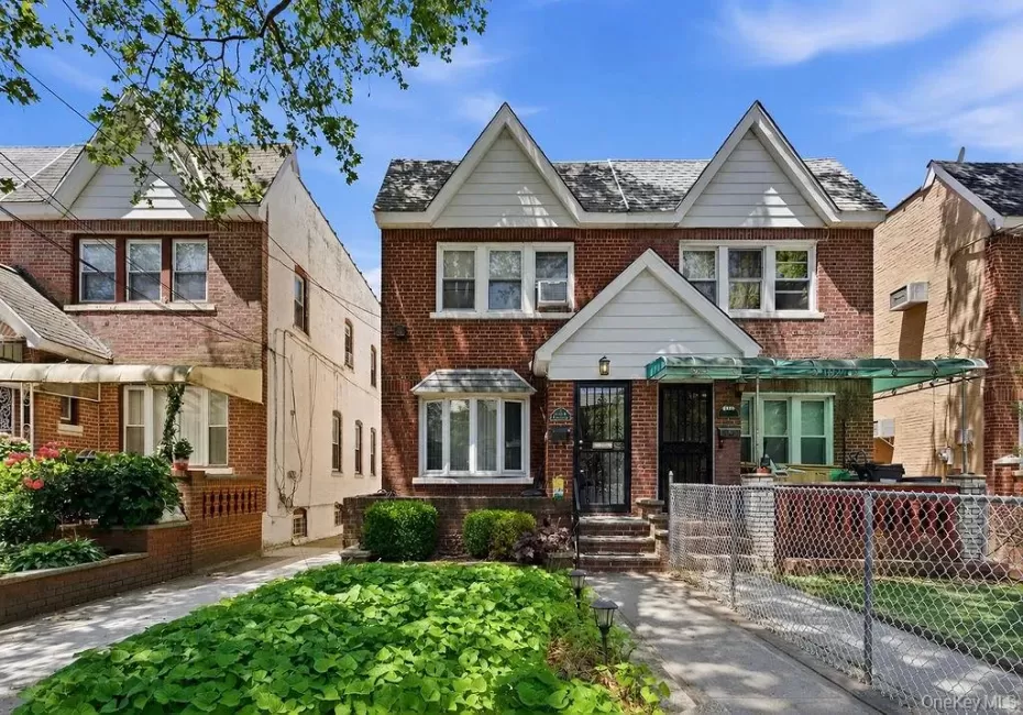 133-22 85th Street, New York, NY, 3 Bedrooms Bedrooms, 6 Rooms Rooms,1 BathroomBathrooms,Residential,For Rent,85th,0,1011734 133-22 85th Street, New York, NY, 3 Bedrooms Bedrooms, 6 Rooms Rooms,1 BathroomBathrooms,Residential,For Rent,85th,0,1011734