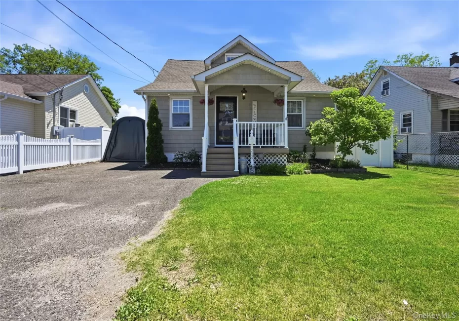 234 Islip Boulevard, Islip, NY, 4 Bedrooms Bedrooms, 7 Rooms Rooms,1 BathroomBathrooms,Residential,For Rent,Islip,0,1005917 234 Islip Boulevard, Islip, NY, 4 Bedrooms Bedrooms, 7 Rooms Rooms,1 BathroomBathrooms,Residential,For Rent,Islip,0,1005917