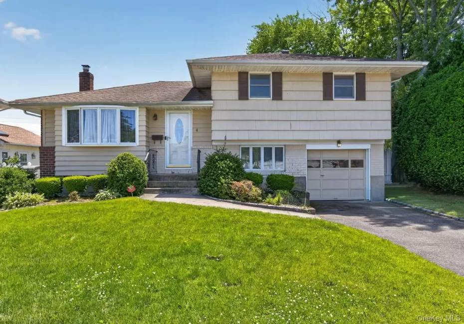 4 Gates Avenue, Oyster Bay, NY, 4 Bedrooms Bedrooms, 9 Rooms Rooms,2 BathroomsBathrooms,Residential,For Rent,Gates,0,1011133 4 Gates Avenue, Oyster Bay, NY, 4 Bedrooms Bedrooms, 9 Rooms Rooms,2 BathroomsBathrooms,Residential,For Rent,Gates,0,1011133