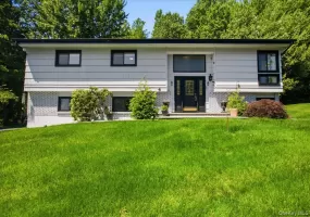 4 Medford Place, Clarkstown, NY, 4 Bedrooms Bedrooms, 8 Rooms Rooms,2 BathroomsBathrooms,Residential,For Rent,Medford,0,1012046 4 Medford Place, Clarkstown, NY, 4 Bedrooms Bedrooms, 8 Rooms Rooms,2 BathroomsBathrooms,Residential,For Rent,Medford,0,1012046
