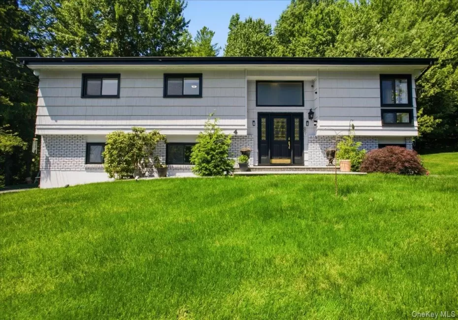 4 Medford Place, Clarkstown, NY, 4 Bedrooms Bedrooms, 8 Rooms Rooms,2 BathroomsBathrooms,Residential,For Rent,Medford,0,1012046 4 Medford Place, Clarkstown, NY, 4 Bedrooms Bedrooms, 8 Rooms Rooms,2 BathroomsBathrooms,Residential,For Rent,Medford,0,1012046