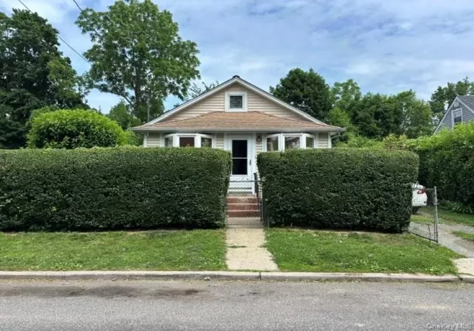 22 5th Street, Huntington, NY, 2 Bedrooms Bedrooms, 5 Rooms Rooms,1 BathroomBathrooms,Residential,For Rent,5th,0,1012003 22 5th Street, Huntington, NY, 2 Bedrooms Bedrooms, 5 Rooms Rooms,1 BathroomBathrooms,Residential,For Rent,5th,0,1012003