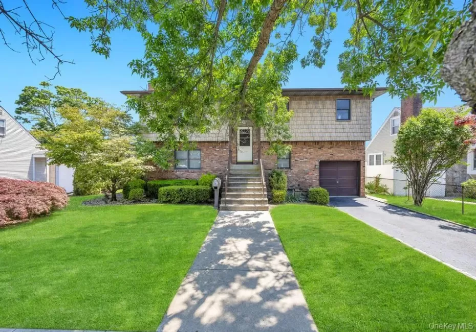 1840 Maurice Avenue, Hempstead, NY, 5 Bedrooms Bedrooms, 10 Rooms Rooms,2 BathroomsBathrooms,Residential,For Rent,Maurice,0,977434 1840 Maurice Avenue, Hempstead, NY, 5 Bedrooms Bedrooms, 10 Rooms Rooms,2 BathroomsBathrooms,Residential,For Rent,Maurice,0,977434