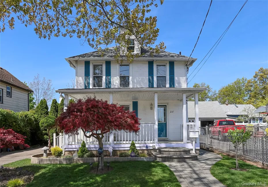 237 Fulton Street, North Hempstead, NY, 4 Bedrooms Bedrooms, 7 Rooms Rooms,2 BathroomsBathrooms,Residential,For Rent,Fulton,0,1012210 237 Fulton Street, North Hempstead, NY, 4 Bedrooms Bedrooms, 7 Rooms Rooms,2 BathroomsBathrooms,Residential,For Rent,Fulton,0,1012210