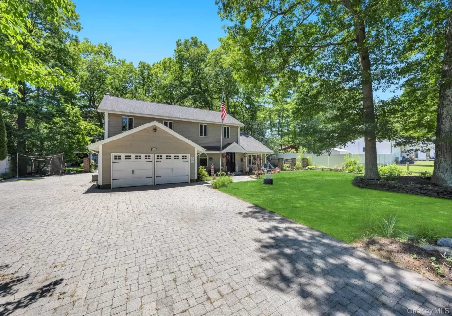 14 Russet Lane, Brookhaven, NY, 4 Bedrooms Bedrooms, 8 Rooms Rooms,2 BathroomsBathrooms,Residential,For Rent,Russet,0,1009166 14 Russet Lane, Brookhaven, NY, 4 Bedrooms Bedrooms, 8 Rooms Rooms,2 BathroomsBathrooms,Residential,For Rent,Russet,0,1009166