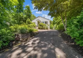47 Floral Road, Brookhaven, NY, 3 Bedrooms Bedrooms, 7 Rooms Rooms,1 BathroomBathrooms,Residential,For Rent,Floral,0,1011949 47 Floral Road, Brookhaven, NY, 3 Bedrooms Bedrooms, 7 Rooms Rooms,1 BathroomBathrooms,Residential,For Rent,Floral,0,1011949