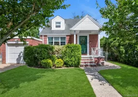 284 Whitehall Road, Hempstead, NY, 3 Bedrooms Bedrooms, 7 Rooms Rooms,2 BathroomsBathrooms,Residential,For Rent,Whitehall,0,1009077 284 Whitehall Road, Hempstead, NY, 3 Bedrooms Bedrooms, 7 Rooms Rooms,2 BathroomsBathrooms,Residential,For Rent,Whitehall,0,1009077