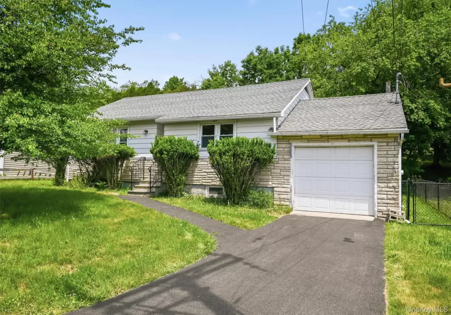 21 Hillside Avenue, Fallsburg, NY, 2 Bedrooms Bedrooms, 4 Rooms Rooms,1 BathroomBathrooms,Residential,For Rent,Hillside,0,1009057 21 Hillside Avenue, Fallsburg, NY, 2 Bedrooms Bedrooms, 4 Rooms Rooms,1 BathroomBathrooms,Residential,For Rent,Hillside,0,1009057
