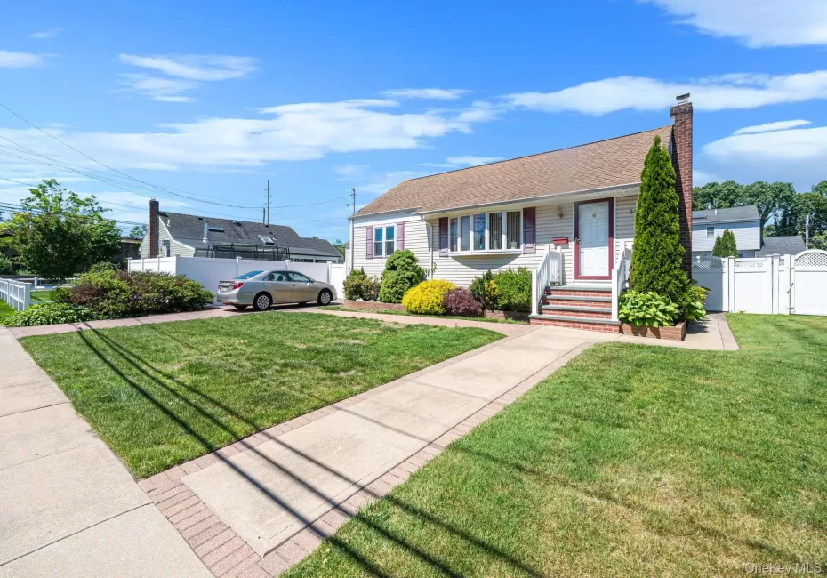 52 Eastlake Avenue, Oyster Bay, NY, 3 Bedrooms Bedrooms, 7 Rooms Rooms,1 BathroomBathrooms,Residential,For Rent,Eastlake,0,1012298 52 Eastlake Avenue, Oyster Bay, NY, 3 Bedrooms Bedrooms, 7 Rooms Rooms,1 BathroomBathrooms,Residential,For Rent,Eastlake,0,1012298