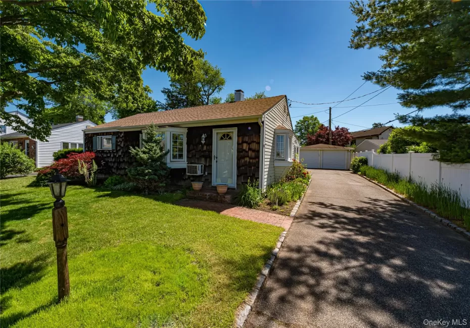 6 Virginia Lane, Oyster Bay, NY, 2 Bedrooms Bedrooms, 6 Rooms Rooms,1 BathroomBathrooms,Residential,For Rent,Virginia,0,995255 6 Virginia Lane, Oyster Bay, NY, 2 Bedrooms Bedrooms, 6 Rooms Rooms,1 BathroomBathrooms,Residential,For Rent,Virginia,0,995255