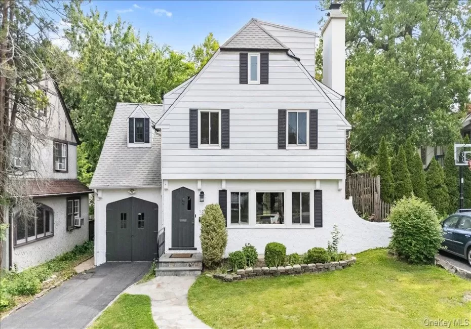 105 Longview Avenue, White Plains, NY, 4 Bedrooms Bedrooms, 8 Rooms Rooms,2 BathroomsBathrooms,Residential,For Rent,Longview,0,1003870 105 Longview Avenue, White Plains, NY, 4 Bedrooms Bedrooms, 8 Rooms Rooms,2 BathroomsBathrooms,Residential,For Rent,Longview,0,1003870
