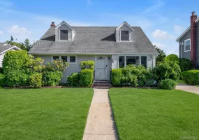 106 Campbell Street, North Hempstead, NY, 4 Bedrooms Bedrooms, 5 Rooms Rooms,2 BathroomsBathrooms,Residential,For Rent,Campbell,0,1012064 106 Campbell Street, North Hempstead, NY, 4 Bedrooms Bedrooms, 5 Rooms Rooms,2 BathroomsBathrooms,Residential,For Rent,Campbell,0,1012064