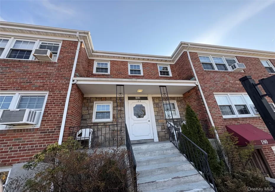 182 Unit #B4 Brook Street, Scarsdale, NY, 3 Rooms Rooms,1 BathroomBathrooms,Residential Lease,For Rent,Brook,0,1012429 182 Unit #B4 Brook Street, Scarsdale, NY, 3 Rooms Rooms,1 BathroomBathrooms,Residential Lease,For Rent,Brook,0,1012429