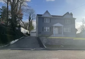 97 Coles Street, Glen Cove, NY, 2 Bedrooms Bedrooms, 4 Rooms Rooms,1 BathroomBathrooms,Residential Lease,For Rent,Coles,0,1012388 97 Coles Street, Glen Cove, NY, 2 Bedrooms Bedrooms, 4 Rooms Rooms,1 BathroomBathrooms,Residential Lease,For Rent,Coles,0,1012388