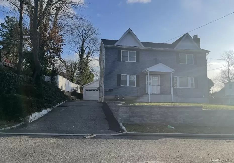 97 Coles Street, Glen Cove, NY, 2 Bedrooms Bedrooms, 4 Rooms Rooms,1 BathroomBathrooms,Residential Lease,For Rent,Coles,0,1012388 97 Coles Street, Glen Cove, NY, 2 Bedrooms Bedrooms, 4 Rooms Rooms,1 BathroomBathrooms,Residential Lease,For Rent,Coles,0,1012388