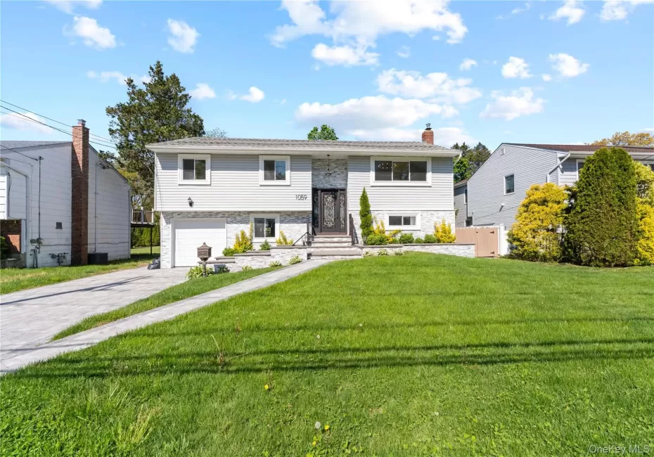1059 Denton Avenue, North Hempstead, NY, 5 Bedrooms Bedrooms, 12 Rooms Rooms,4 BathroomsBathrooms,Residential,For Rent,Denton,0,1011857 1059 Denton Avenue, North Hempstead, NY, 5 Bedrooms Bedrooms, 12 Rooms Rooms,4 BathroomsBathrooms,Residential,For Rent,Denton,0,1011857