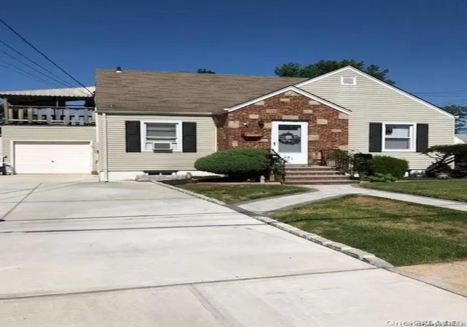 131 Chestnut Street, Hempstead, NY, 1 Bedroom Bedrooms, 3 Rooms Rooms,1 BathroomBathrooms,Residential Lease,For Rent,Chestnut,0,1012456 131 Chestnut Street, Hempstead, NY, 1 Bedroom Bedrooms, 3 Rooms Rooms,1 BathroomBathrooms,Residential Lease,For Rent,Chestnut,0,1012456