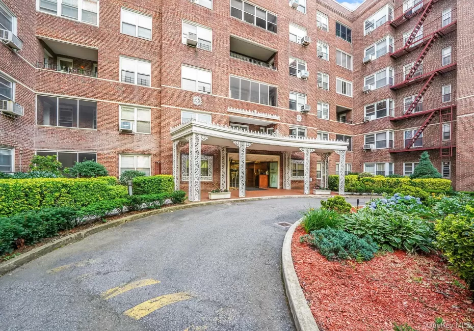 67-66 108th Street, New York, NY, 1 Bedroom Bedrooms, 4 Rooms Rooms,1 BathroomBathrooms,Residential,For Rent,108th,0,1012584 67-66 108th Street, New York, NY, 1 Bedroom Bedrooms, 4 Rooms Rooms,1 BathroomBathrooms,Residential,For Rent,108th,0,1012584