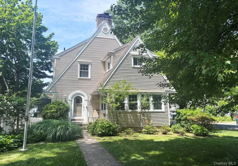 Charming Colonial Charming Colonial