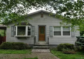 6 Meadow Avenue, Blooming Grove, NY, 3 Bedrooms Bedrooms, 6 Rooms Rooms,1 BathroomBathrooms,Residential,For Rent,Meadow,0,1012580 6 Meadow Avenue, Blooming Grove, NY, 3 Bedrooms Bedrooms, 6 Rooms Rooms,1 BathroomBathrooms,Residential,For Rent,Meadow,0,1012580