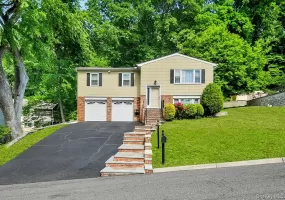 539 Almena Avenue, Greenburgh, NY, 3 Bedrooms Bedrooms, 9 Rooms Rooms,3 BathroomsBathrooms,Residential,For Rent,Almena,0,1004642 539 Almena Avenue, Greenburgh, NY, 3 Bedrooms Bedrooms, 9 Rooms Rooms,3 BathroomsBathrooms,Residential,For Rent,Almena,0,1004642