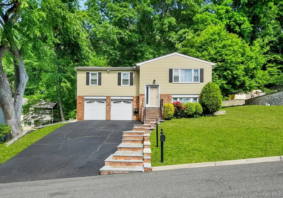 539 Almena Avenue, Greenburgh, NY, 3 Bedrooms Bedrooms, 9 Rooms Rooms,3 BathroomsBathrooms,Residential,For Rent,Almena,0,1004642 539 Almena Avenue, Greenburgh, NY, 3 Bedrooms Bedrooms, 9 Rooms Rooms,3 BathroomsBathrooms,Residential,For Rent,Almena,0,1004642