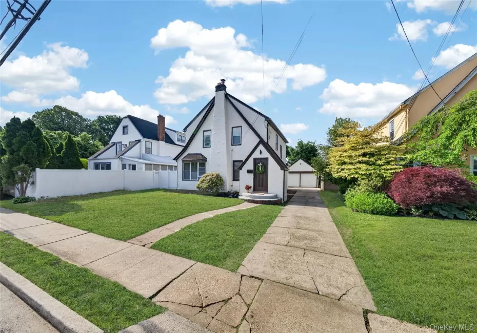 101 Argyle Road, Hempstead, NY, 3 Bedrooms Bedrooms, 6 Rooms Rooms,2 BathroomsBathrooms,Residential,For Rent,Argyle,0,1010545 101 Argyle Road, Hempstead, NY, 3 Bedrooms Bedrooms, 6 Rooms Rooms,2 BathroomsBathrooms,Residential,For Rent,Argyle,0,1010545