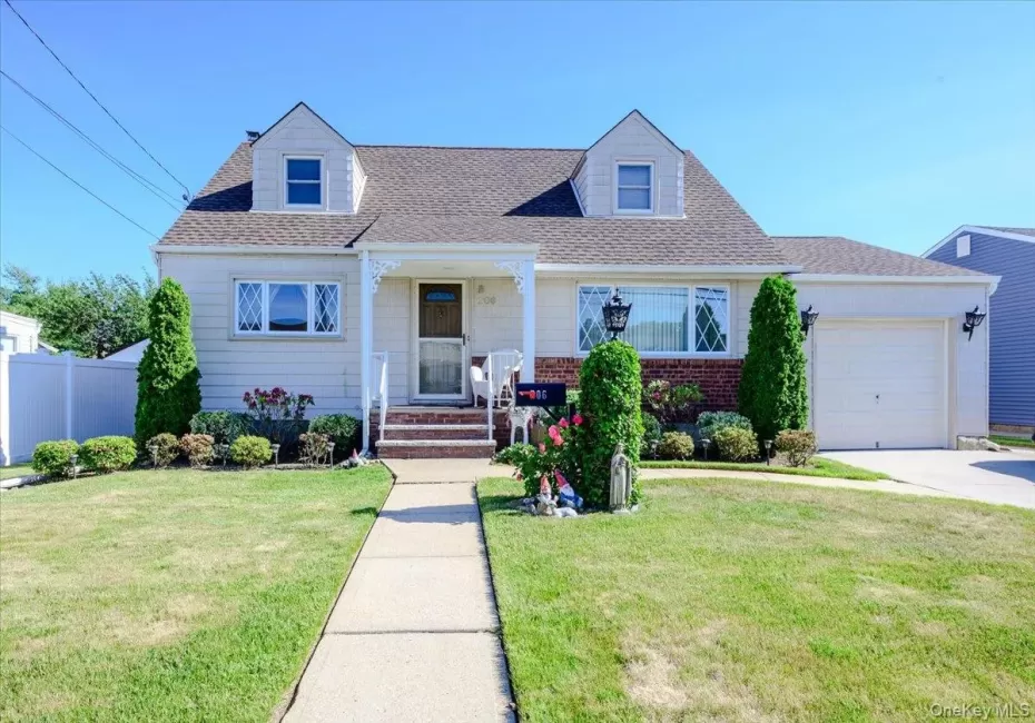 206 Iowa Avenue, Oyster Bay, NY, 4 Bedrooms Bedrooms, 6 Rooms Rooms,2 BathroomsBathrooms,Residential,For Rent,Iowa,0,1008036 206 Iowa Avenue, Oyster Bay, NY, 4 Bedrooms Bedrooms, 6 Rooms Rooms,2 BathroomsBathrooms,Residential,For Rent,Iowa,0,1008036