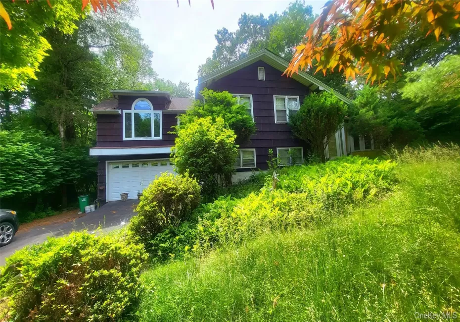 4 Bedroom, 3 Bath Contemporary 4 Bedroom, 3 Bath Contemporary