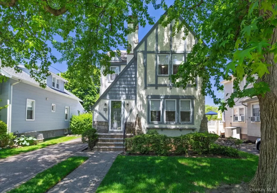 89 Lexington Avenue, Hempstead, NY, 3 Bedrooms Bedrooms, 7 Rooms Rooms,1 BathroomBathrooms,Residential,For Rent,Lexington,0,1007302 89 Lexington Avenue, Hempstead, NY, 3 Bedrooms Bedrooms, 7 Rooms Rooms,1 BathroomBathrooms,Residential,For Rent,Lexington,0,1007302