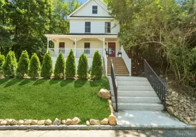 17 Tatterson Street, North Hempstead, NY, 2 Bedrooms Bedrooms, 7 Rooms Rooms,3 BathroomsBathrooms,Residential,For Rent,Tatterson,0,KEY1004381 17 Tatterson Street, North Hempstead, NY, 2 Bedrooms Bedrooms, 7 Rooms Rooms,3 BathroomsBathrooms,Residential,For Rent,Tatterson,0,KEY1004381
