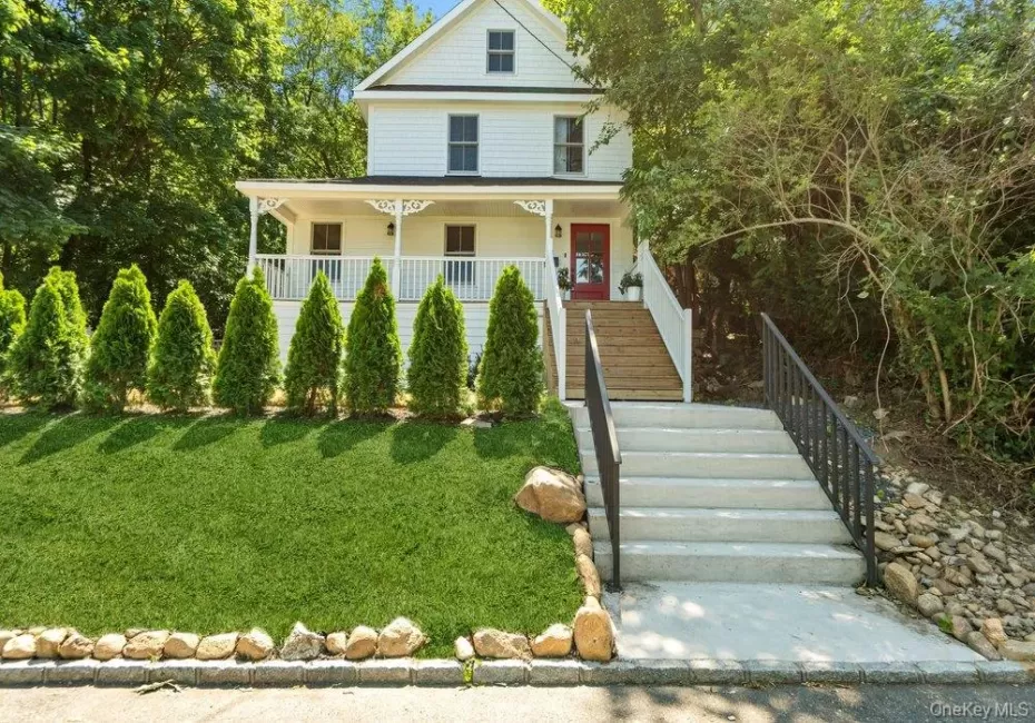 17 Tatterson Street, North Hempstead, NY, 2 Bedrooms Bedrooms, 7 Rooms Rooms,3 BathroomsBathrooms,Residential,For Rent,Tatterson,0,1004381 17 Tatterson Street, North Hempstead, NY, 2 Bedrooms Bedrooms, 7 Rooms Rooms,3 BathroomsBathrooms,Residential,For Rent,Tatterson,0,1004381