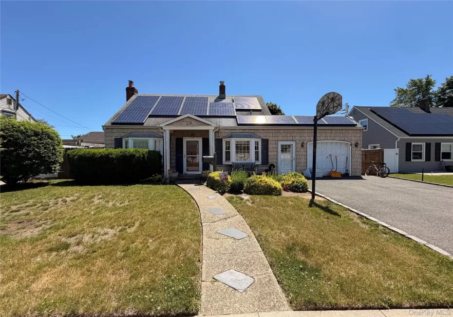 19 Surrey Lane, Hempstead, NY, 3 Bedrooms Bedrooms, 9 Rooms Rooms,2 BathroomsBathrooms,Residential,For Rent,Surrey,0,1012730 19 Surrey Lane, Hempstead, NY, 3 Bedrooms Bedrooms, 9 Rooms Rooms,2 BathroomsBathrooms,Residential,For Rent,Surrey,0,1012730