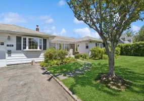 59 Wiltshire Street, Southampton, NY, 3 Bedrooms Bedrooms, 5 Rooms Rooms,2 BathroomsBathrooms,Residential Lease,For Rent,Wiltshire,0,1012774 59 Wiltshire Street, Southampton, NY, 3 Bedrooms Bedrooms, 5 Rooms Rooms,2 BathroomsBathrooms,Residential Lease,For Rent,Wiltshire,0,1012774