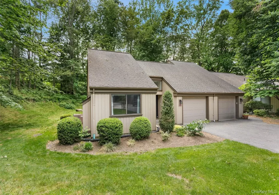 451 Heritage Hills, Somers, NY, 1 Bedroom Bedrooms, 4 Rooms Rooms,1 BathroomBathrooms,Residential,For Rent,Heritage,0,1011587 451 Heritage Hills, Somers, NY, 1 Bedroom Bedrooms, 4 Rooms Rooms,1 BathroomBathrooms,Residential,For Rent,Heritage,0,1011587