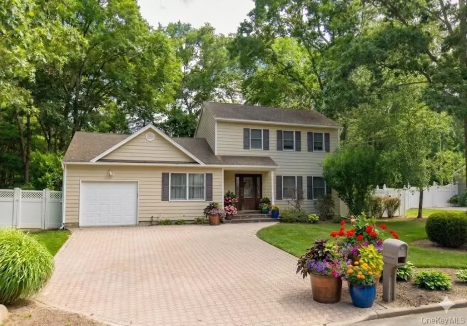32 Scenic Hills Drive, Brookhaven, NY, 3 Bedrooms Bedrooms, 7 Rooms Rooms,1 BathroomBathrooms,Residential,For Rent,Scenic Hills,0,1012677 32 Scenic Hills Drive, Brookhaven, NY, 3 Bedrooms Bedrooms, 7 Rooms Rooms,1 BathroomBathrooms,Residential,For Rent,Scenic Hills,0,1012677