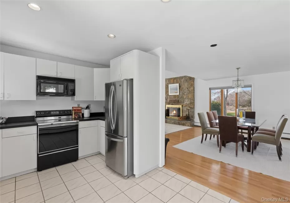 18 Harbor Drive, Southampton, NY, 3 Bedrooms Bedrooms, 6 Rooms Rooms,3 BathroomsBathrooms,Residential Lease,For Rent,Harbor,0,1012754 18 Harbor Drive, Southampton, NY, 3 Bedrooms Bedrooms, 6 Rooms Rooms,3 BathroomsBathrooms,Residential Lease,For Rent,Harbor,0,1012754