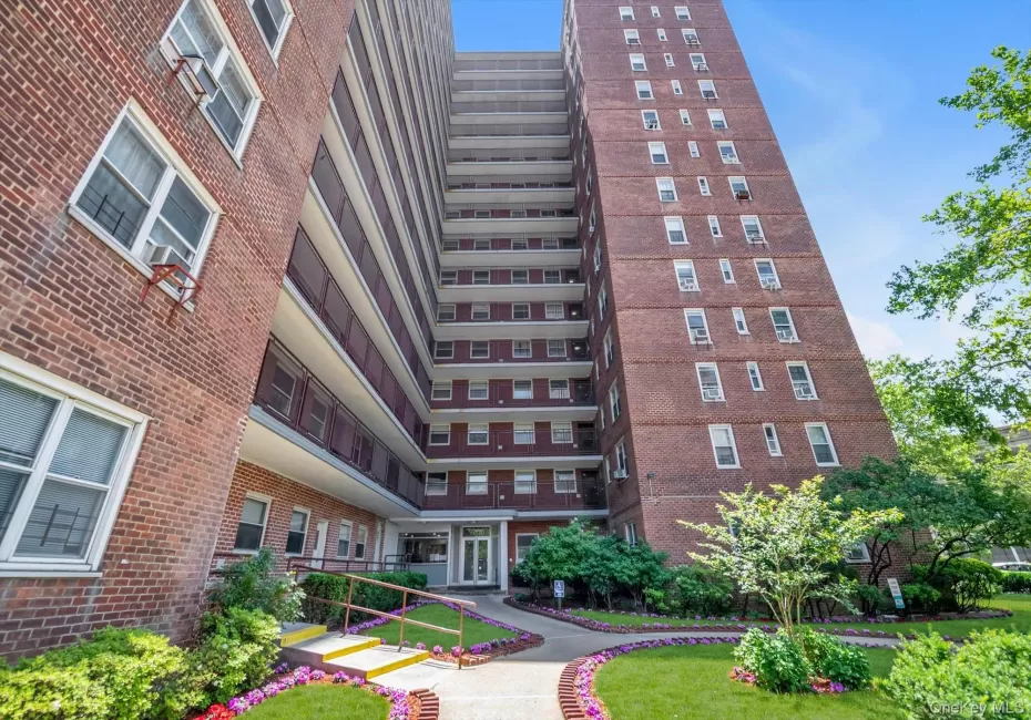 97-10 62 Drive, New York, NY, 2 Bedrooms Bedrooms, 4 Rooms Rooms,1 BathroomBathrooms,Residential,For Rent,62,0,982118 97-10 62 Drive, New York, NY, 2 Bedrooms Bedrooms, 4 Rooms Rooms,1 BathroomBathrooms,Residential,For Rent,62,0,982118
