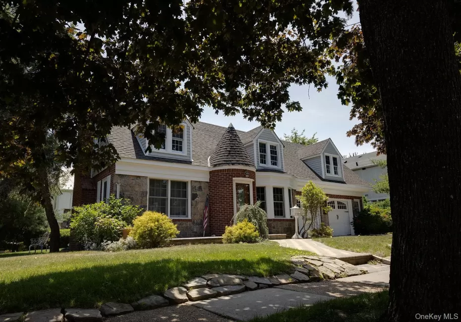478 Carnation Avenue, Hempstead, NY, 4 Bedrooms Bedrooms, 8 Rooms Rooms,1 BathroomBathrooms,Residential,For Rent,Carnation,0,1009955 478 Carnation Avenue, Hempstead, NY, 4 Bedrooms Bedrooms, 8 Rooms Rooms,1 BathroomBathrooms,Residential,For Rent,Carnation,0,1009955