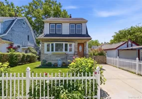 22412 92nd Avenue, New York, NY, 3 Bedrooms Bedrooms, 8 Rooms Rooms,2 BathroomsBathrooms,Residential,For Rent,92nd,0,1012348 22412 92nd Avenue, New York, NY, 3 Bedrooms Bedrooms, 8 Rooms Rooms,2 BathroomsBathrooms,Residential,For Rent,92nd,0,1012348