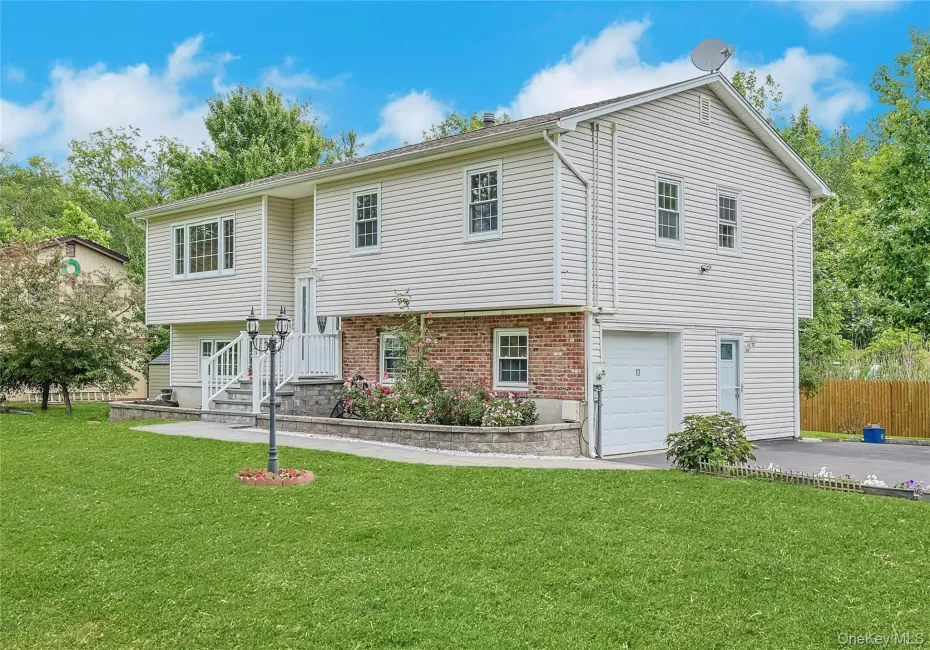 17 Quaspeak Road, Clarkstown, NY, 5 Bedrooms Bedrooms, 9 Rooms Rooms,3 BathroomsBathrooms,Residential,For Rent,Quaspeak,0,1007035 17 Quaspeak Road, Clarkstown, NY, 5 Bedrooms Bedrooms, 9 Rooms Rooms,3 BathroomsBathrooms,Residential,For Rent,Quaspeak,0,1007035