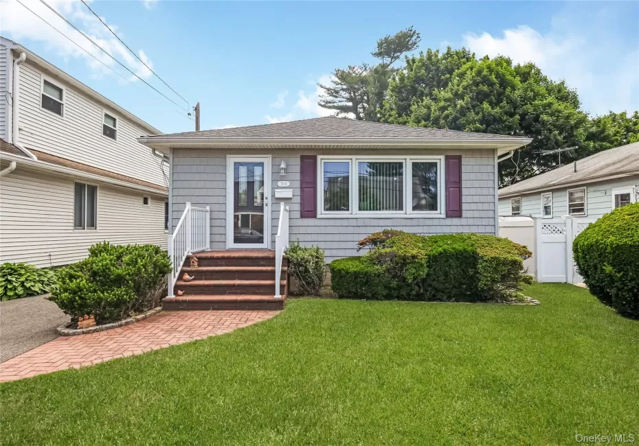 6 Center Street, Oyster Bay, NY, 3 Bedrooms Bedrooms, 6 Rooms Rooms,1 BathroomBathrooms,Residential,For Rent,Center,0,1012607 6 Center Street, Oyster Bay, NY, 3 Bedrooms Bedrooms, 6 Rooms Rooms,1 BathroomBathrooms,Residential,For Rent,Center,0,1012607