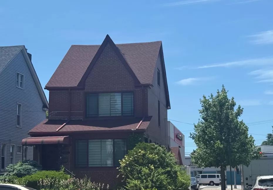 12302 116th Avenue, New York, NY, 3 Bedrooms Bedrooms, 6 Rooms Rooms,1 BathroomBathrooms,Residential,For Rent,116th,0,1012652 12302 116th Avenue, New York, NY, 3 Bedrooms Bedrooms, 6 Rooms Rooms,1 BathroomBathrooms,Residential,For Rent,116th,0,1012652