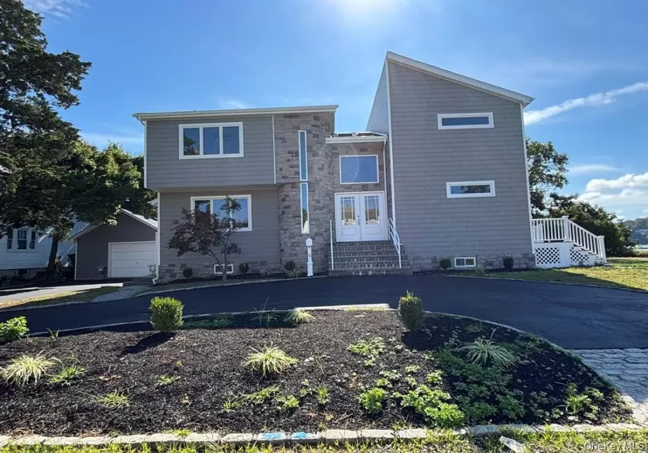 35 Adams Avenue, Oyster Bay, NY, 4 Bedrooms Bedrooms, 8 Rooms Rooms,2 BathroomsBathrooms,Residential,For Rent,Adams,0,1011626 35 Adams Avenue, Oyster Bay, NY, 4 Bedrooms Bedrooms, 8 Rooms Rooms,2 BathroomsBathrooms,Residential,For Rent,Adams,0,1011626