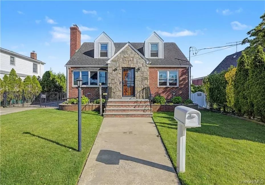 465 Washington Place, North Hempstead, NY, 4 Bedrooms Bedrooms, 8 Rooms Rooms,3 BathroomsBathrooms,Residential,For Rent,Washington,0,1012788 465 Washington Place, North Hempstead, NY, 4 Bedrooms Bedrooms, 8 Rooms Rooms,3 BathroomsBathrooms,Residential,For Rent,Washington,0,1012788