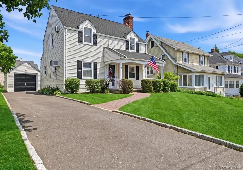 Welcome Home to 63 Andrew Street, Manhasset! Welcome Home to 63 Andrew Street, Manhasset!
