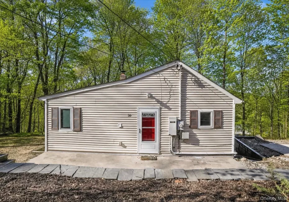 31 Paradise Hill, Cornwall, NY, 2 Bedrooms Bedrooms, 5 Rooms Rooms,1 BathroomBathrooms,Residential,For Rent,Paradise,0,1001595 31 Paradise Hill, Cornwall, NY, 2 Bedrooms Bedrooms, 5 Rooms Rooms,1 BathroomBathrooms,Residential,For Rent,Paradise,0,1001595